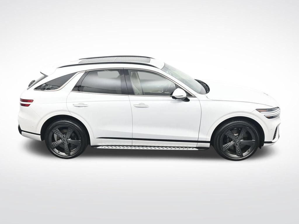 Used 2025 Genesis GV70 3.5T Sport w/ Sport Prestige Package AWD/4WD image 23