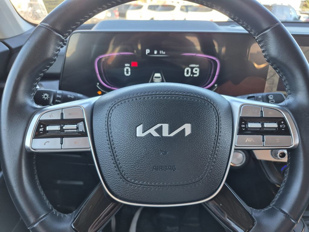 Certified 2025 Kia Telluride S image 19