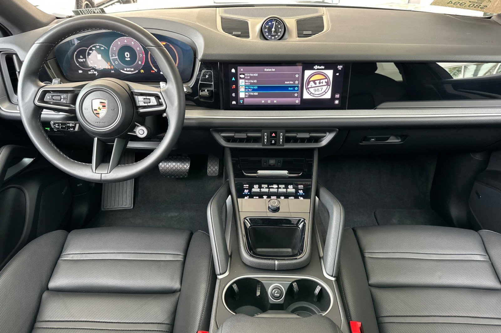 Certified 2024 Porsche Cayenne Coupe AWD/4WD image 6