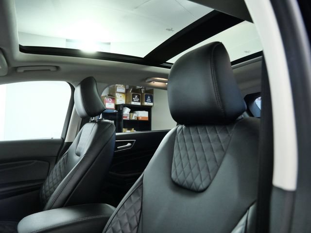 Certified 2023 Ford Edge Titanium w/ Equipment Group 301A AWD/4WD image 18