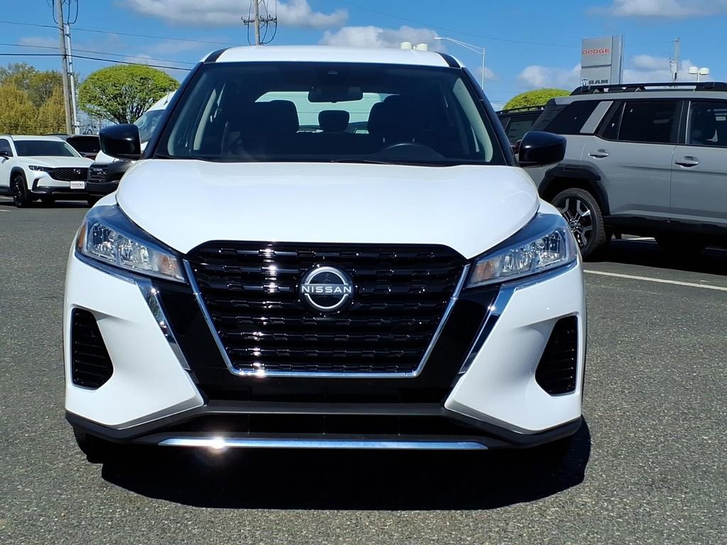 Used 2024 Nissan Kicks S image 2