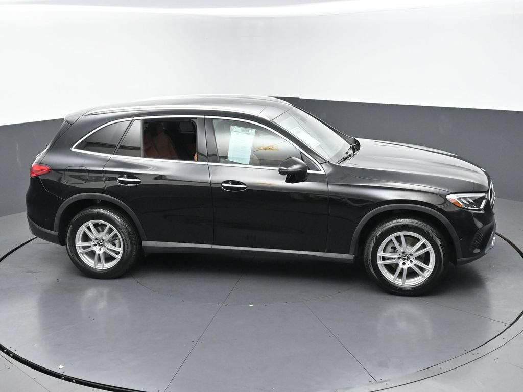 Used 2023 Mercedes-Benz GLC 300 4MATIC w/ Exclusive Trim Package image 41