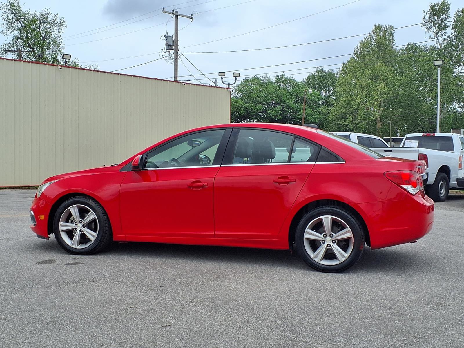 Used 2015 Chevrolet Cruze LT FWD image 17