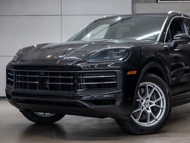 Certified 2025 Porsche Cayenne image 18