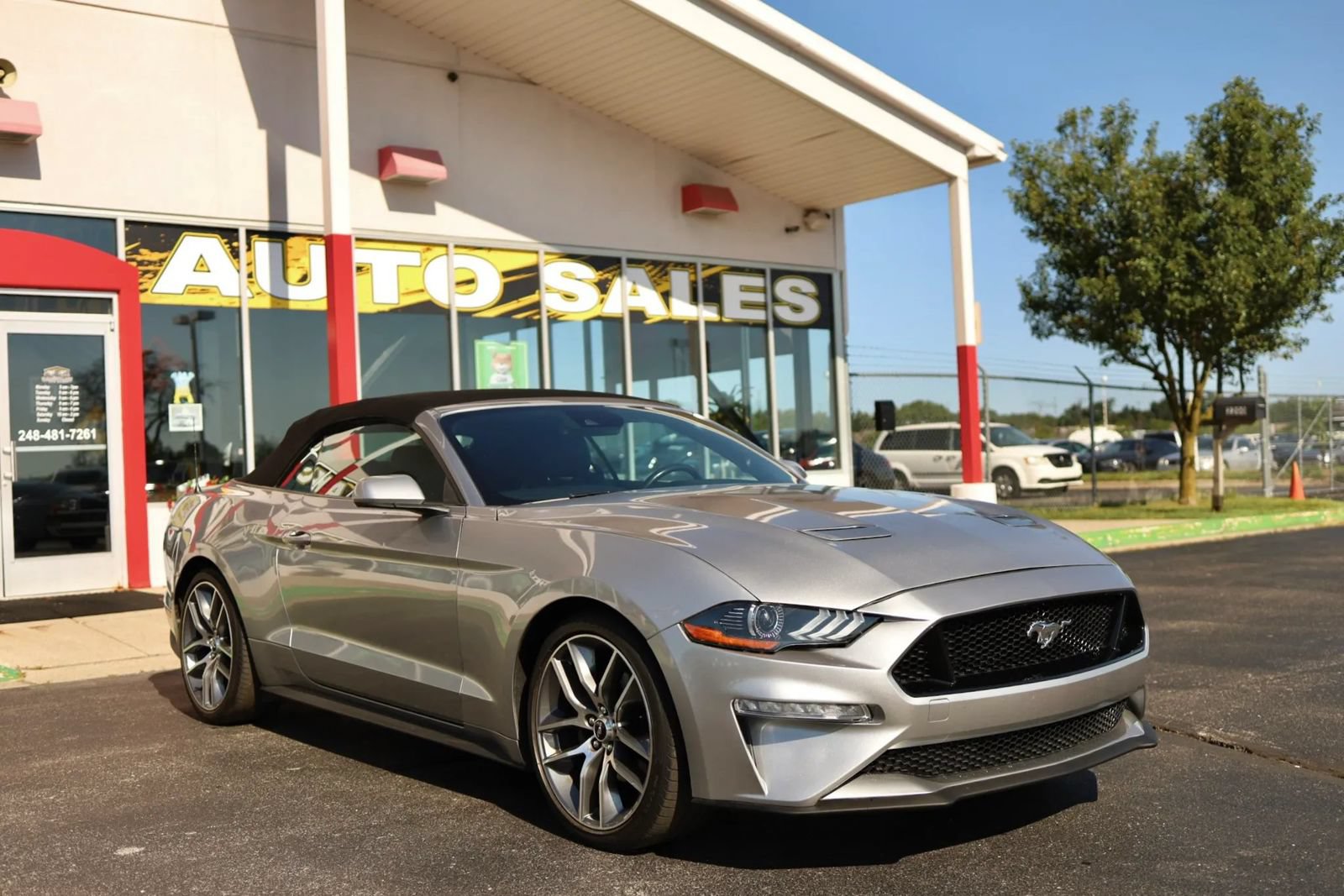 Used 2022 Ford Mustang Premium RWD image 3