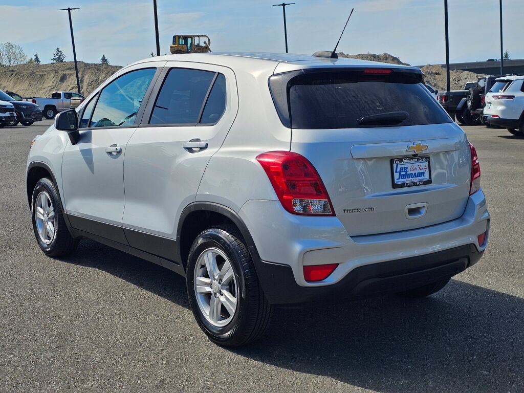 Used 2020 Chevrolet Trax LS w/ Tint and Cruise Package AWD/4WD image 7