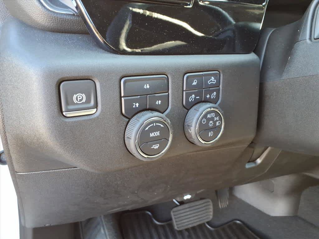 Used 2025 Chevrolet Silverado 2500 LT w/ Convenience Package AWD/4WD image 13