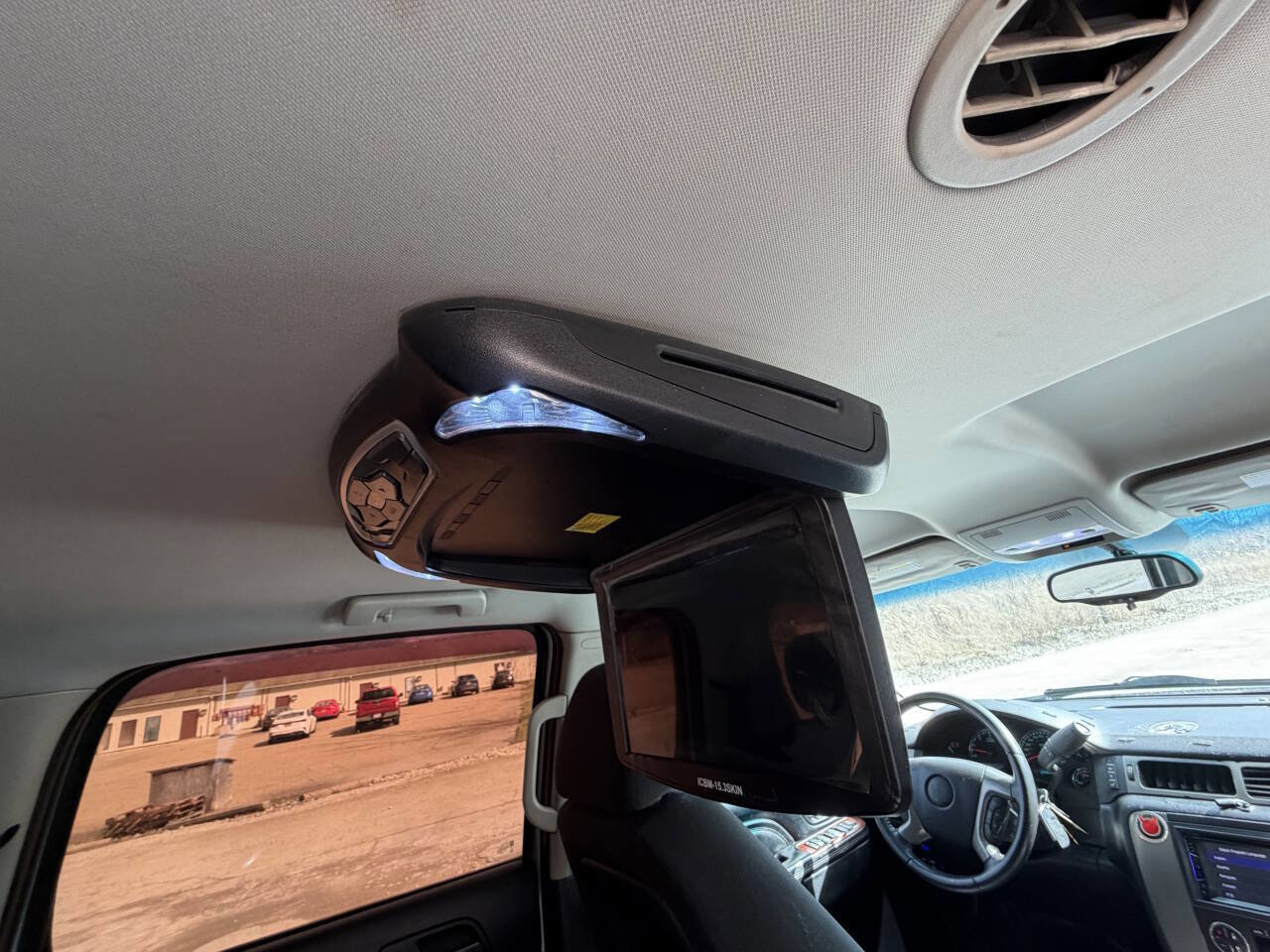 Used 2011 GMC Yukon XL SLE image 15