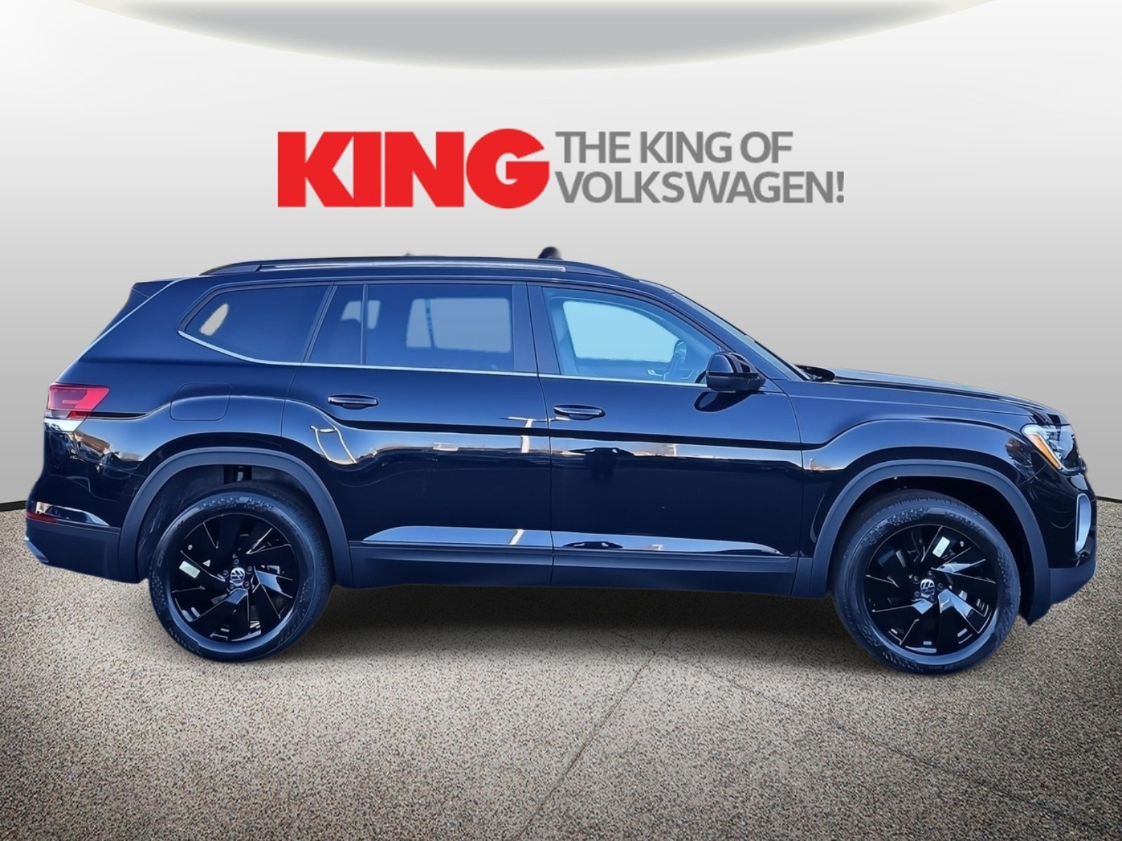 New 2026 Volkswagen Atlas SE image 2