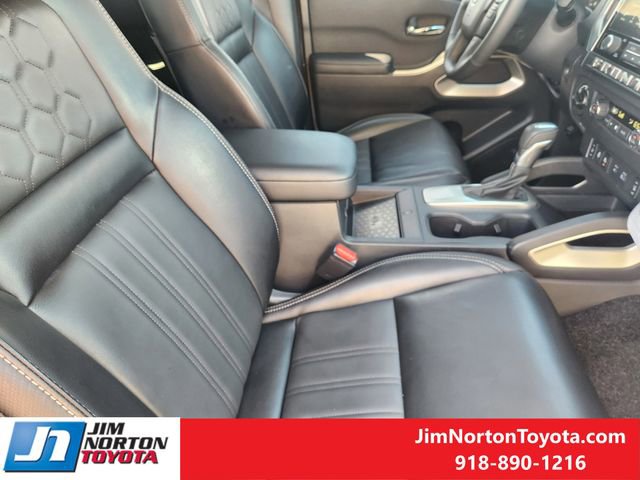 Used 2025 Nissan Frontier SL AWD/4WD image 14