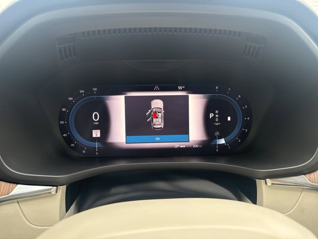 Used 2022 Volvo XC60 B5 Momentum w/ Climate Package image 22