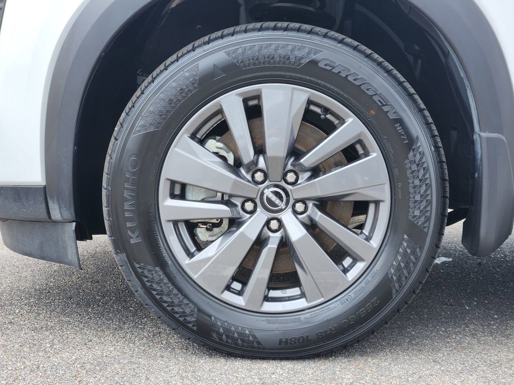 New 2026 Nissan Pathfinder SV image 7