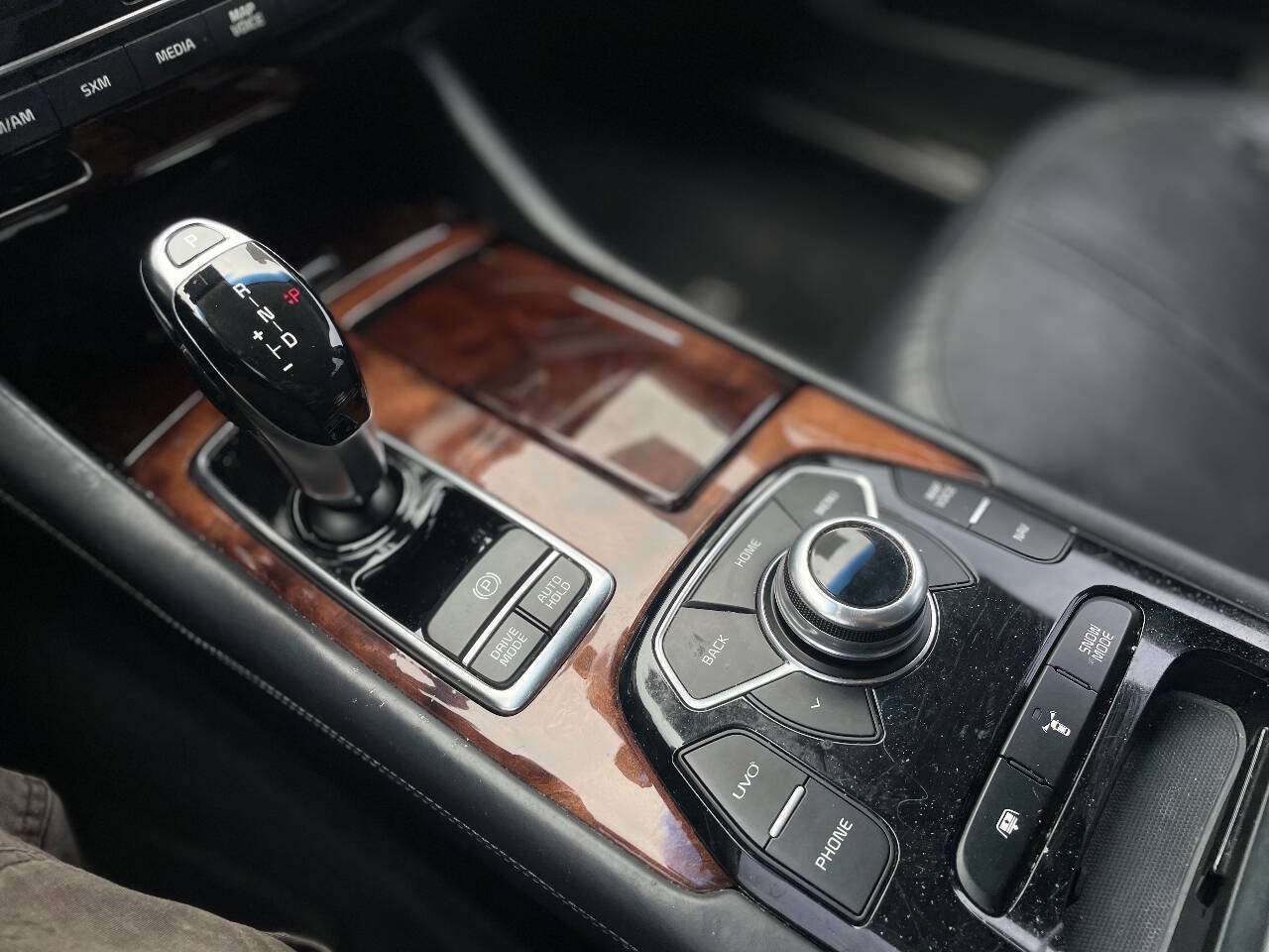 Used 2016 Kia K900 Luxury RWD image 21