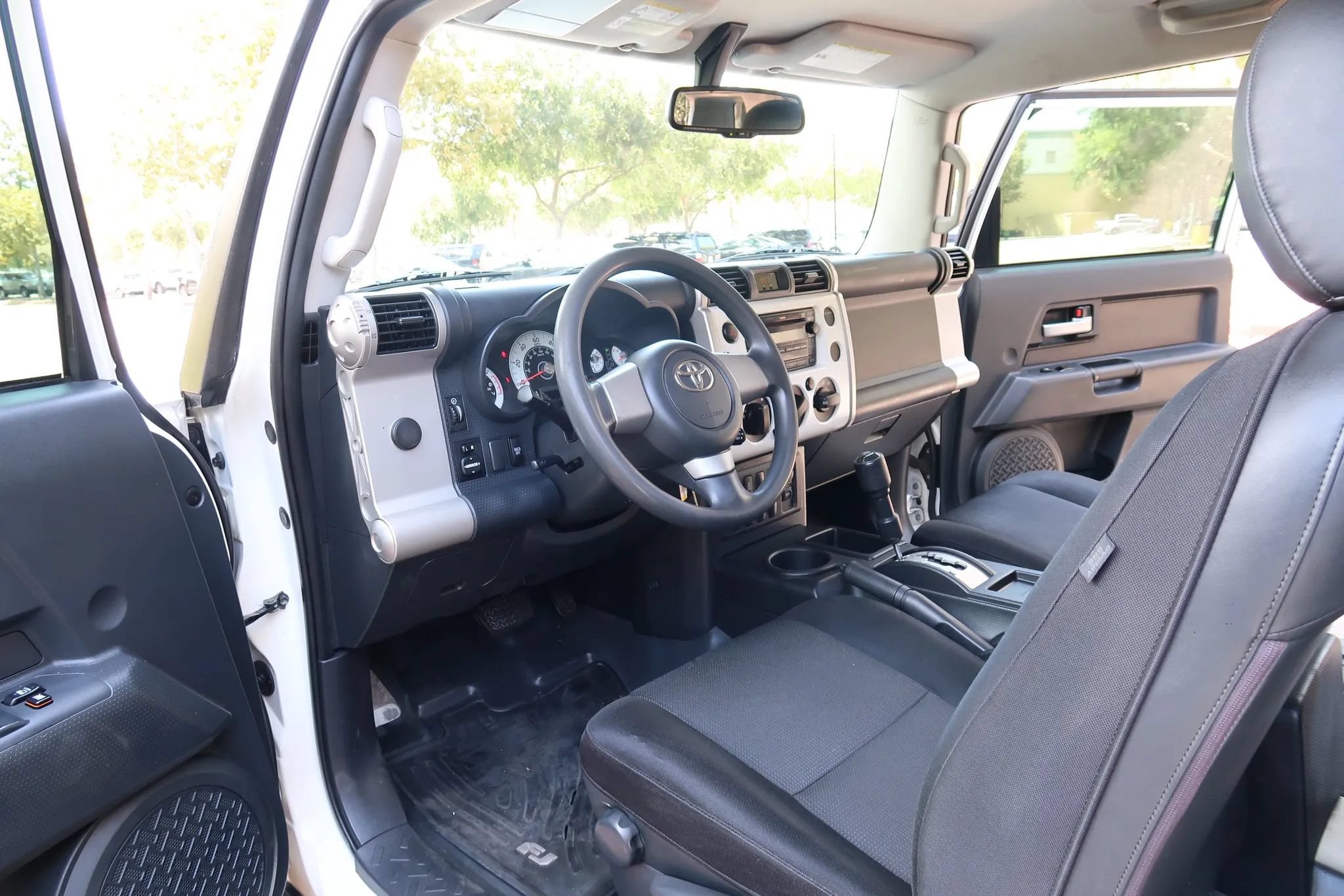 Used 2009 Toyota FJ Cruiser 2WD w/ TRD Sport Pkg image 19