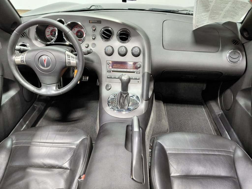 Used 2007 Pontiac Solstice Convertible w/ Premium Package RWD image 9