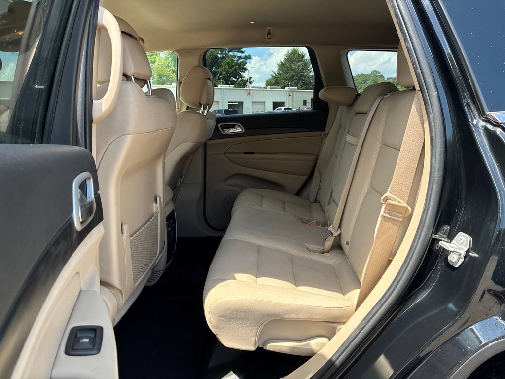 Used 2022 Jeep Grand Cherokee Laredo E w/ Security & Convenience Group AWD/4WD image 12