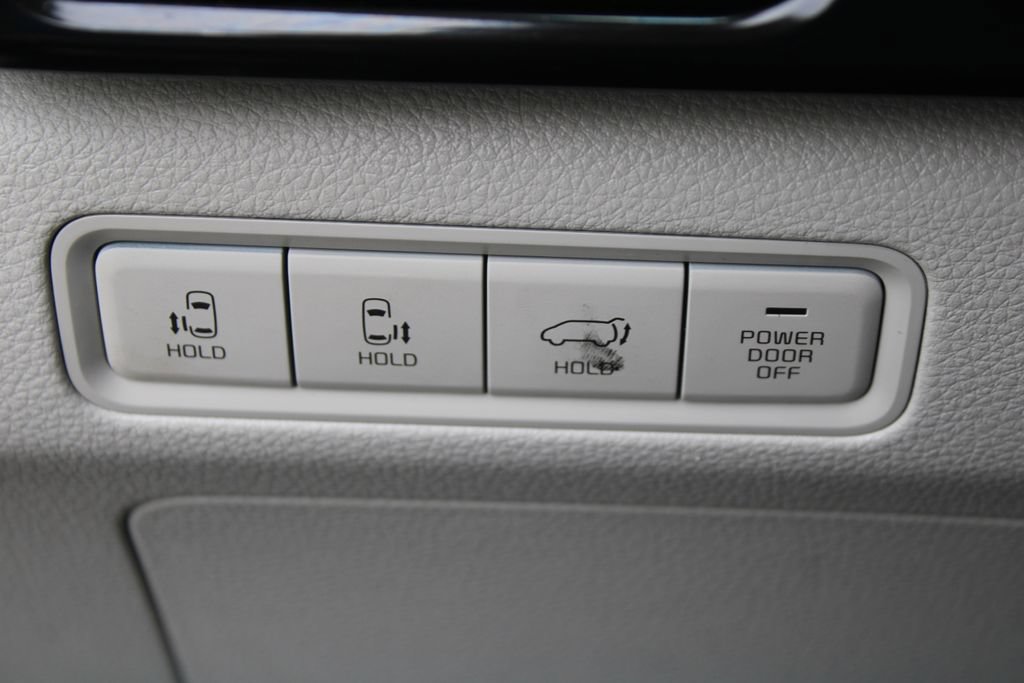 Used 2023 Kia Carnival SX Prestige FWD image 33