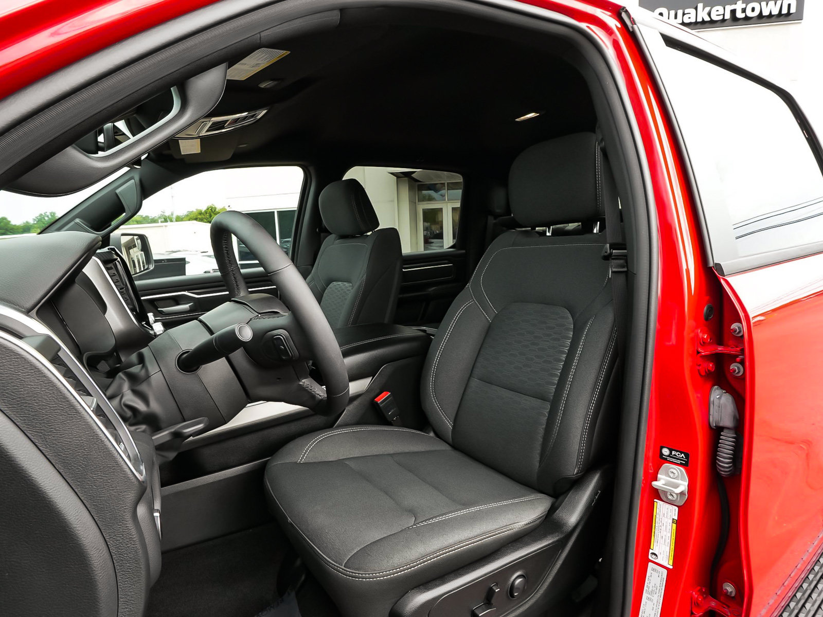 Used 2025 RAM 1500 Big Horn AWD/4WD image 31