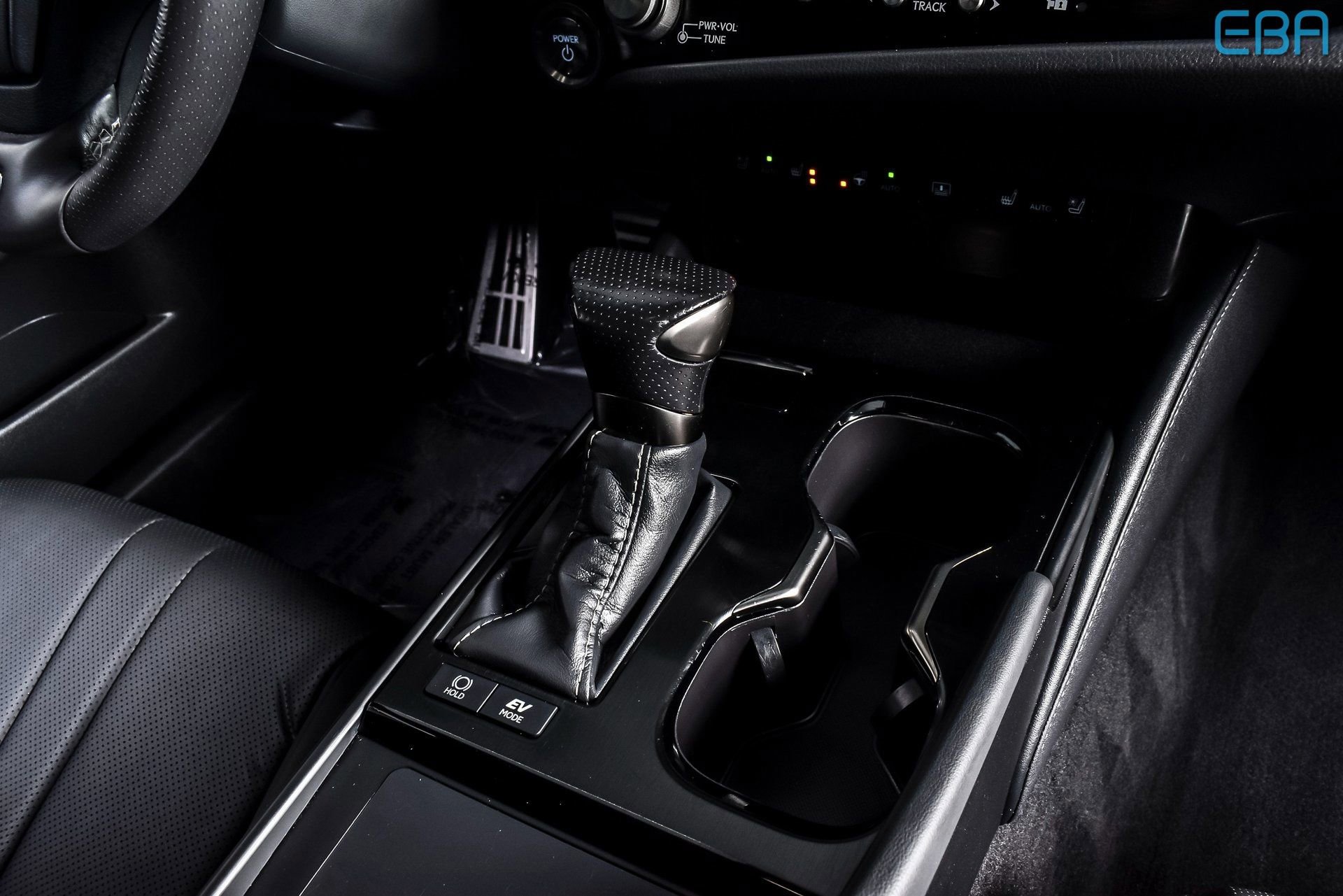 Used 2024 Lexus ES 300h F Sport w/ Accessory Package (Z2) FWD image 29