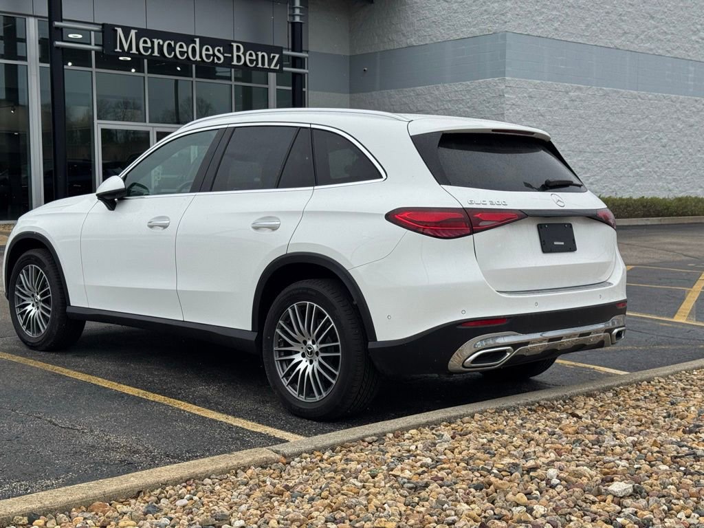 Used 2025 Mercedes-Benz GLC 300 image 4