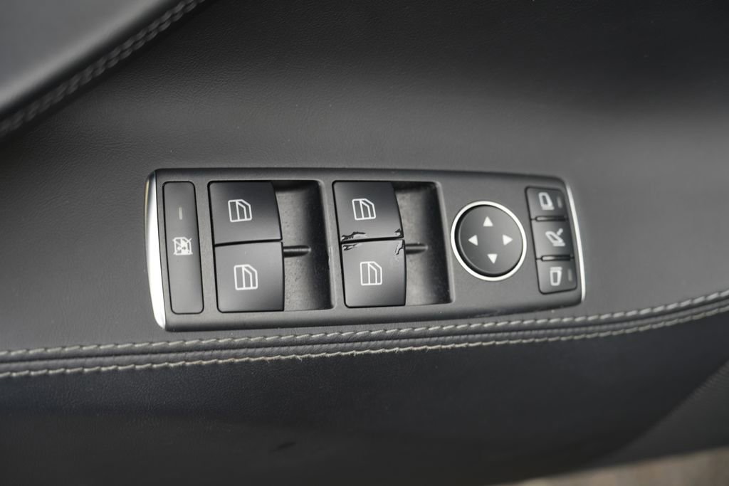 Used 2020 Tesla Model S Performance AWD/4WD image 25