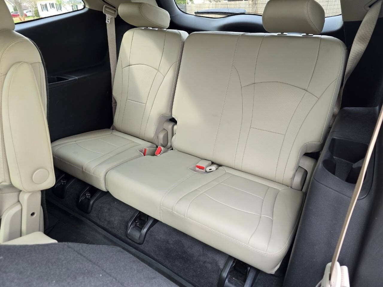 Used 2019 Buick Enclave Essence FWD image 8