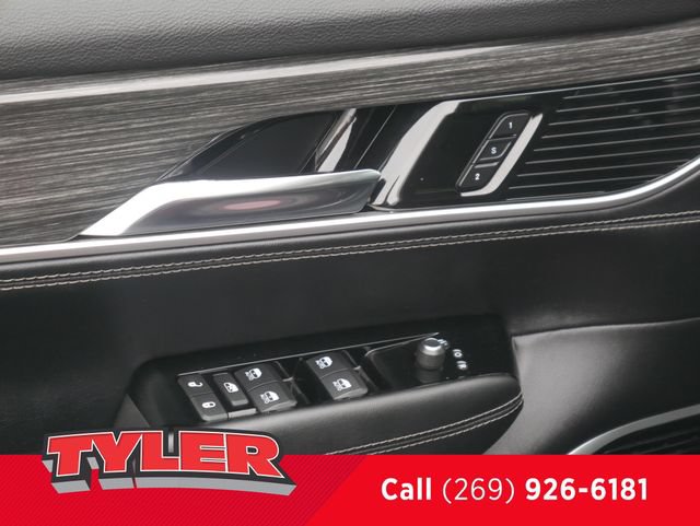 Used 2022 Jeep Wagoneer Series III w/ Premium Group I AWD/4WD image 19