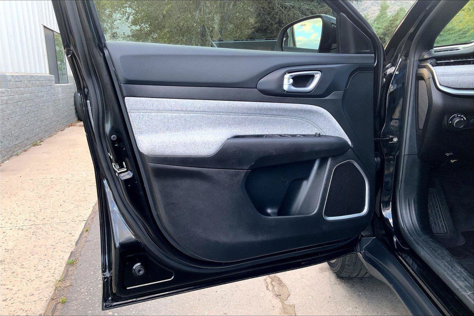 Certified 2025 Jeep Compass Sport AWD/4WD image 23