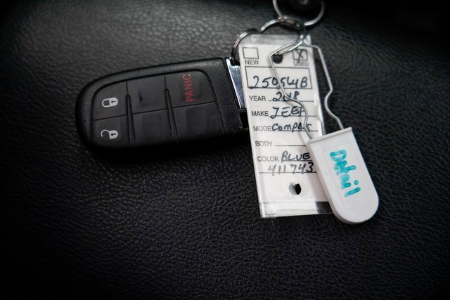 Used 2018 Jeep Compass Latitude image 25