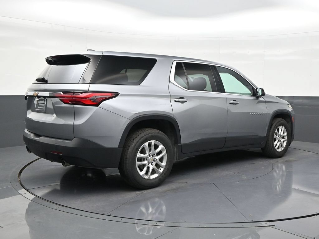 Used 2023 Chevrolet Traverse LS FWD image 5
