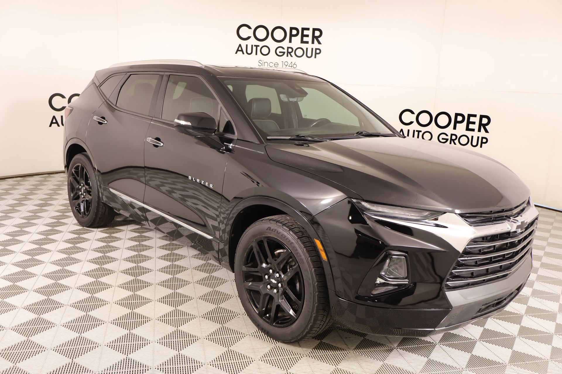Used 2019 Chevrolet Blazer Premier w/ Sun and Wheels Package FWD image 1