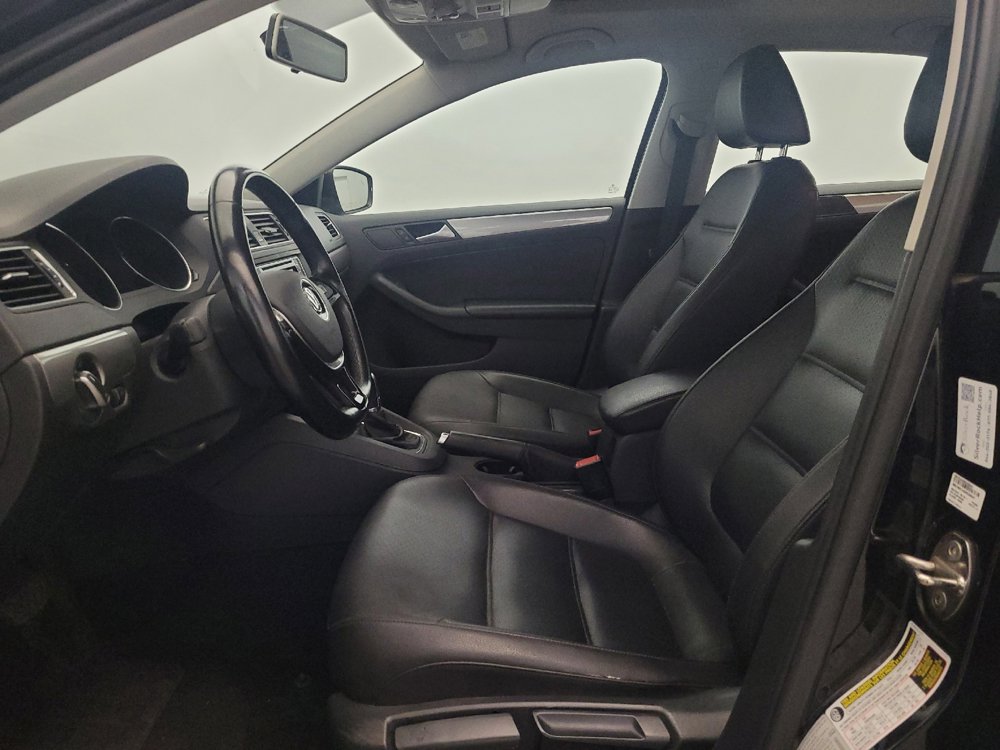 Used 2017 Volkswagen Jetta SE FWD image 17