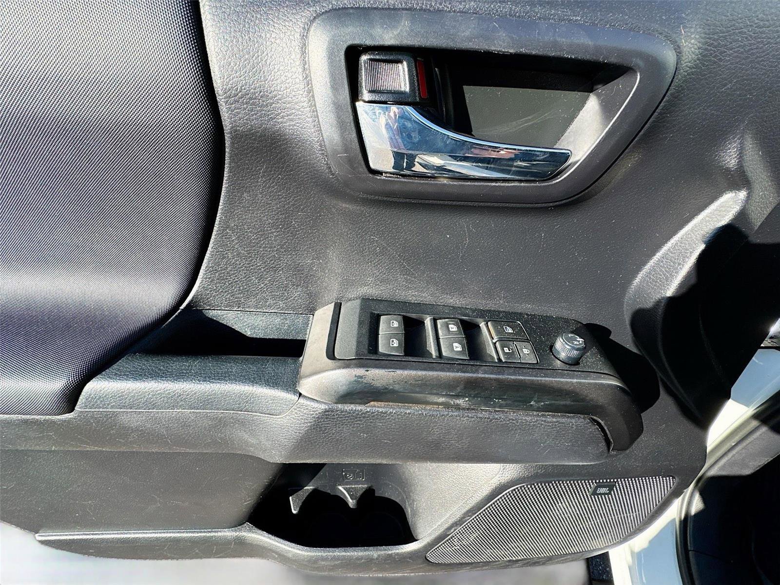 Used 2021 Toyota Tacoma TRD Sport w/ TRD Premium Sport Package image 18