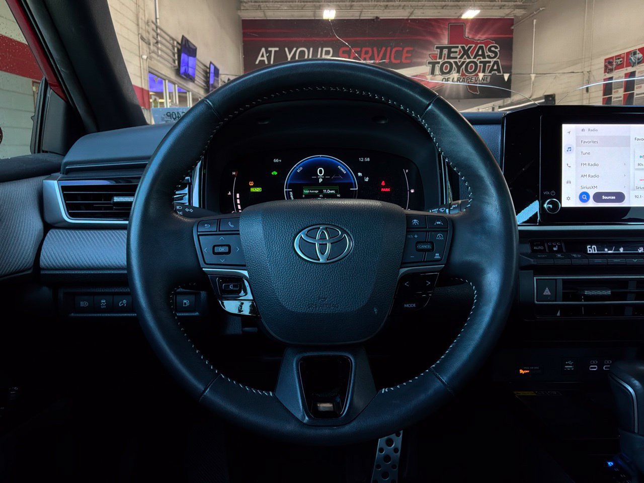 Used 2025 Toyota Camry SE w/ Convenience Package FWD image 37
