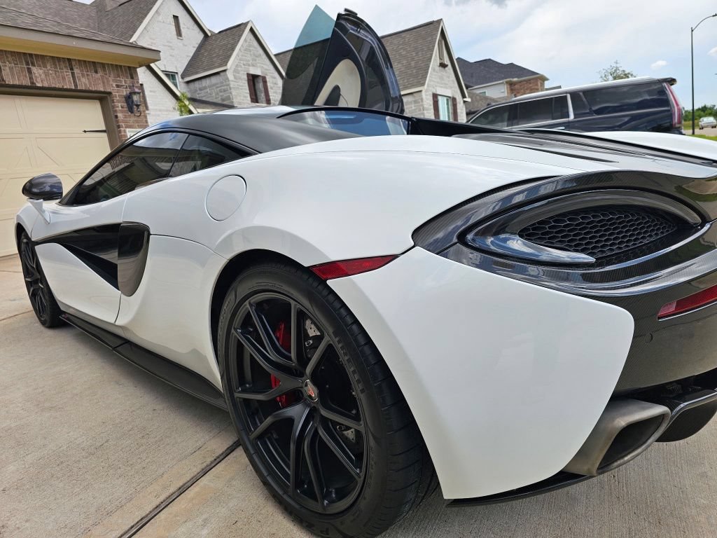 Used 2016 McLaren 570S Coupe RWD image 8
