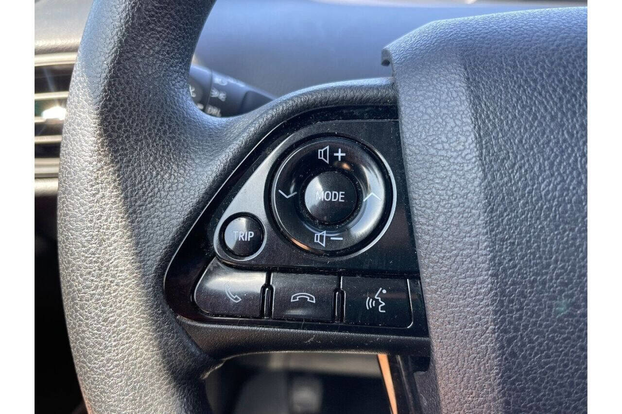 Used 2019 Toyota Prius LE w/ Carpet Mat Package FWD image 16