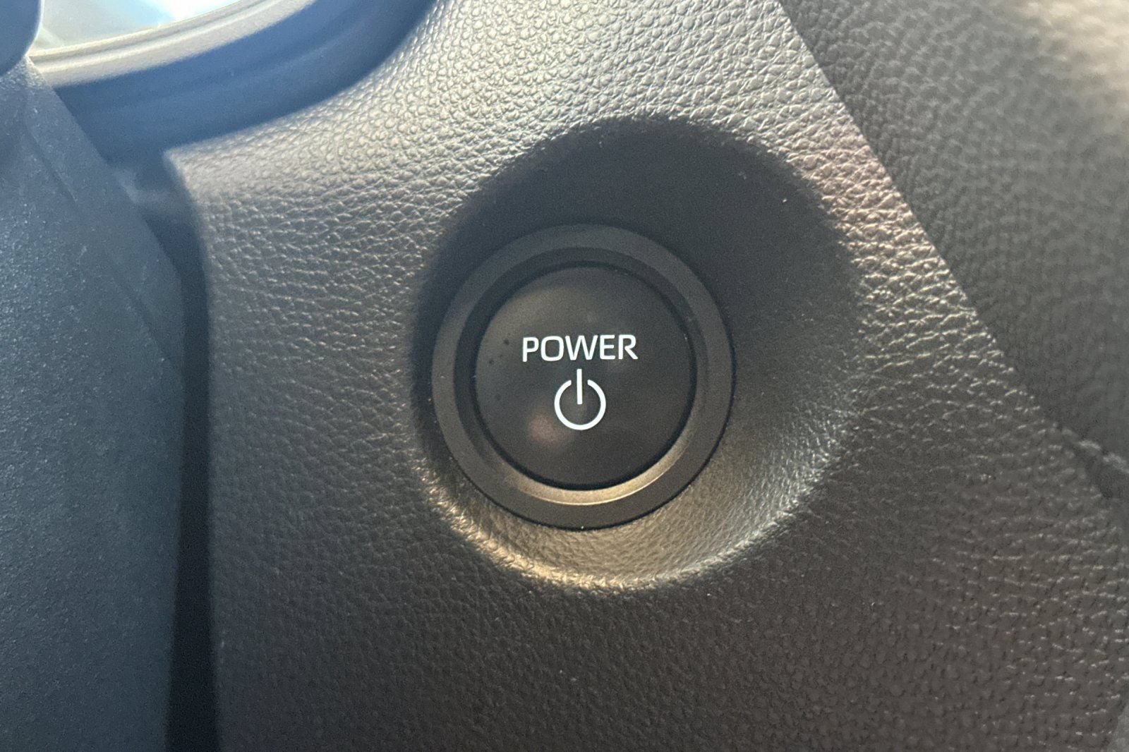 Used 2025 Toyota Corolla Cross AWD Hybrid image 25