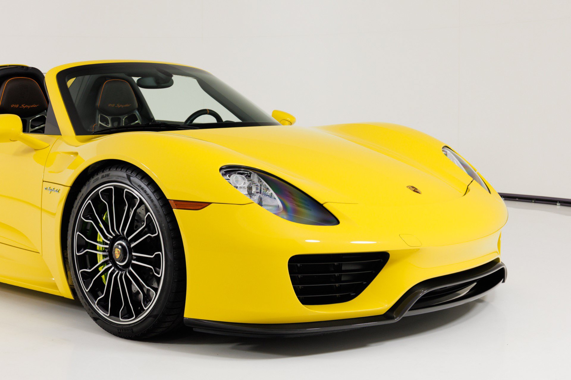 Used 2015 Porsche 918 Spyder AWD/4WD image 44