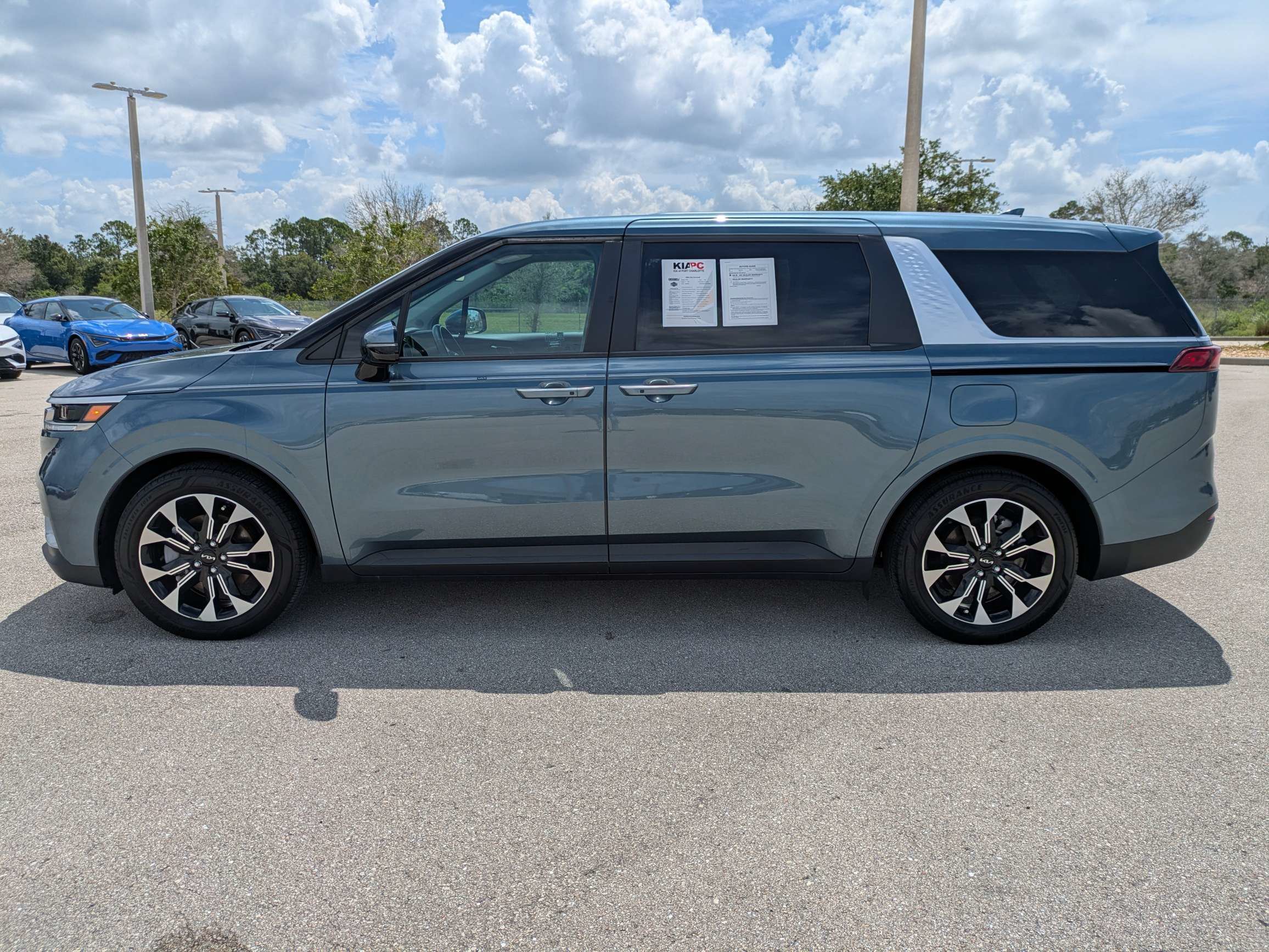 Certified 2024 Kia Carnival EX FWD image 8