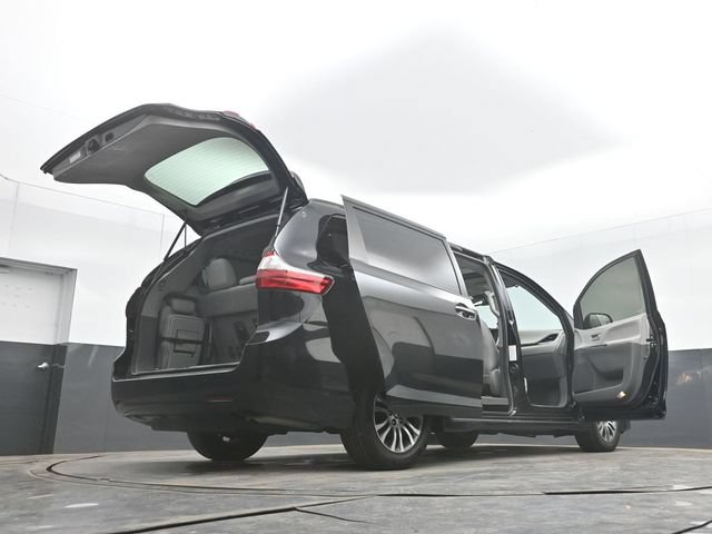 Used 2020 Toyota Sienna XLE FWD image 54