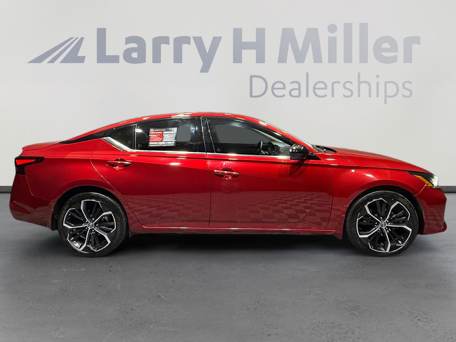 Certified 2023 Nissan Altima 2.5 SR AWD/4WD image 6