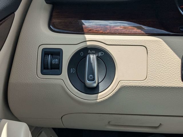 Used 2012 Volkswagen CC Lux FWD image 20