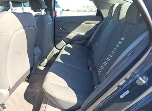 Used 2025 Hyundai Elantra Sport FWD image 18