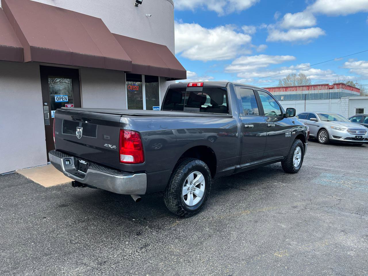 Used 2016 RAM 1500 Classic SLT AWD/4WD image 5