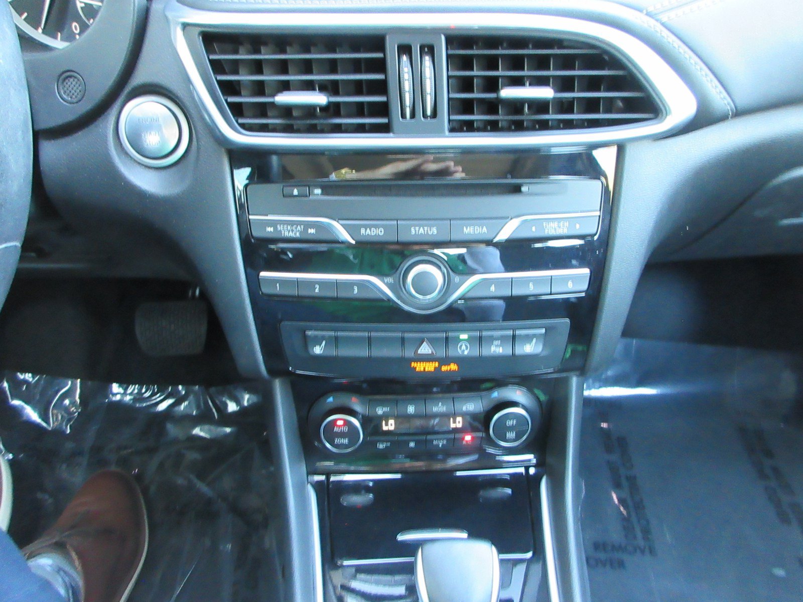 Used 2018 INFINITI QX30 AWD w/ Pro Assist Package image 41