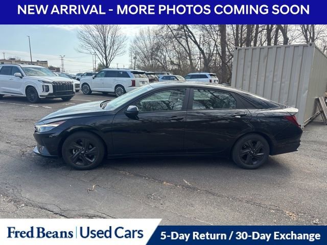 Used 2023 Hyundai Elantra SEL w/ Preferred Accessory Package image 6