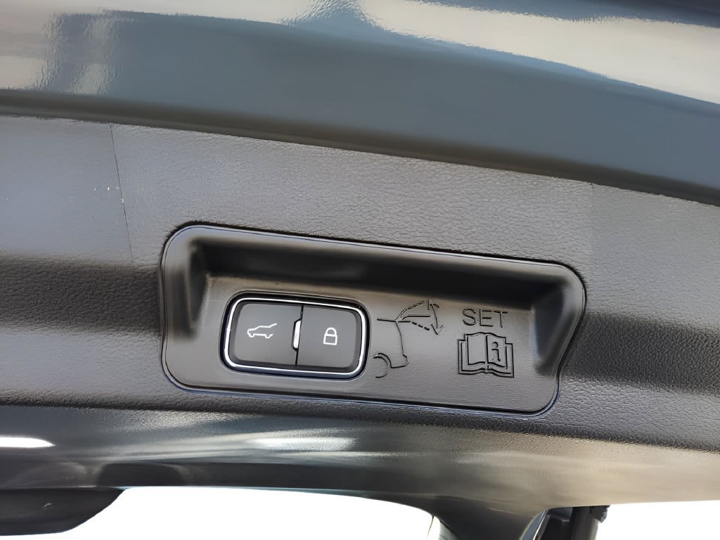 Used 2025 Ford Explorer ST w/ Sun And Sound Package AWD/4WD image 34