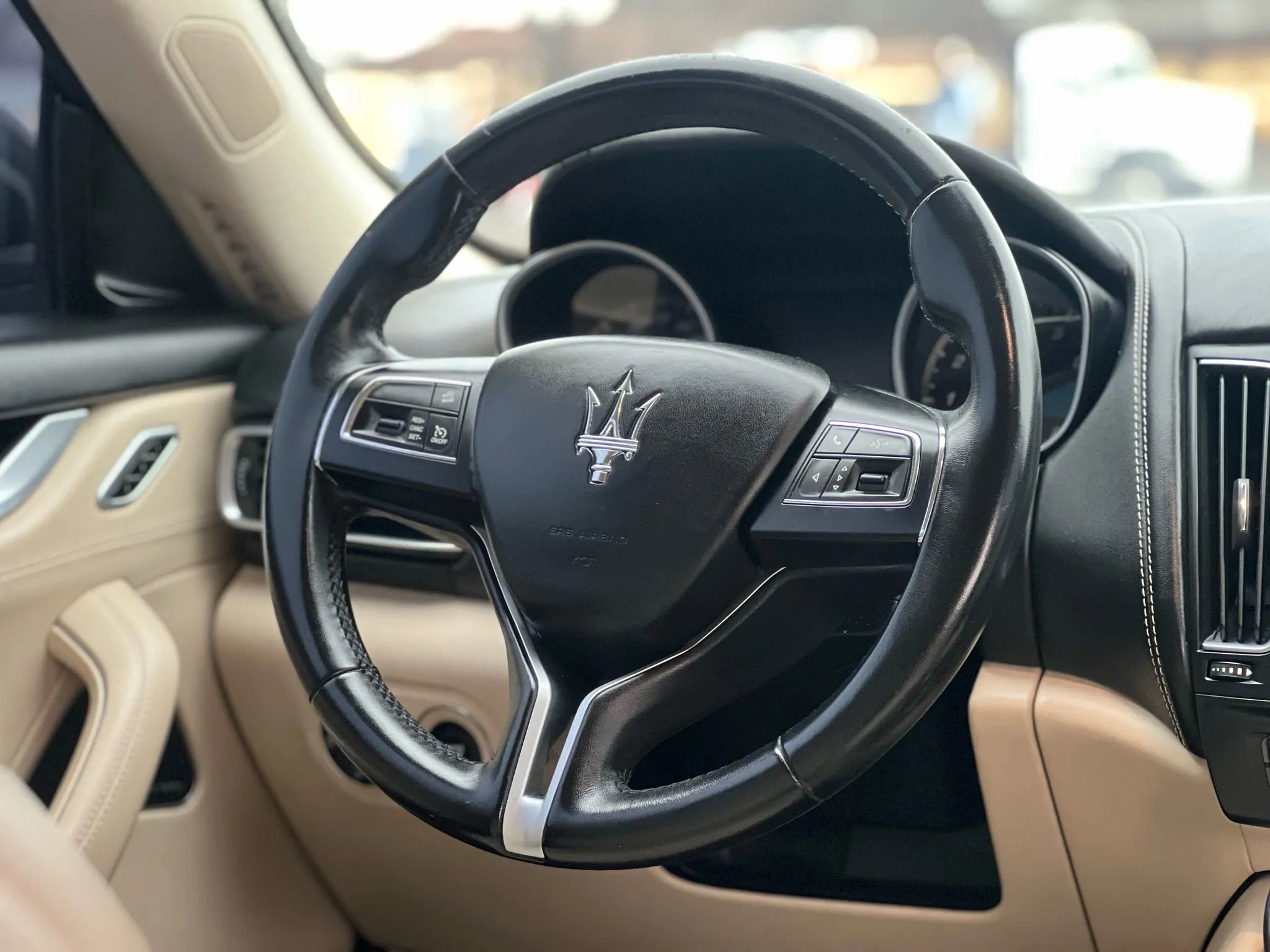 Used 2018 Maserati Levante GranLusso image 15
