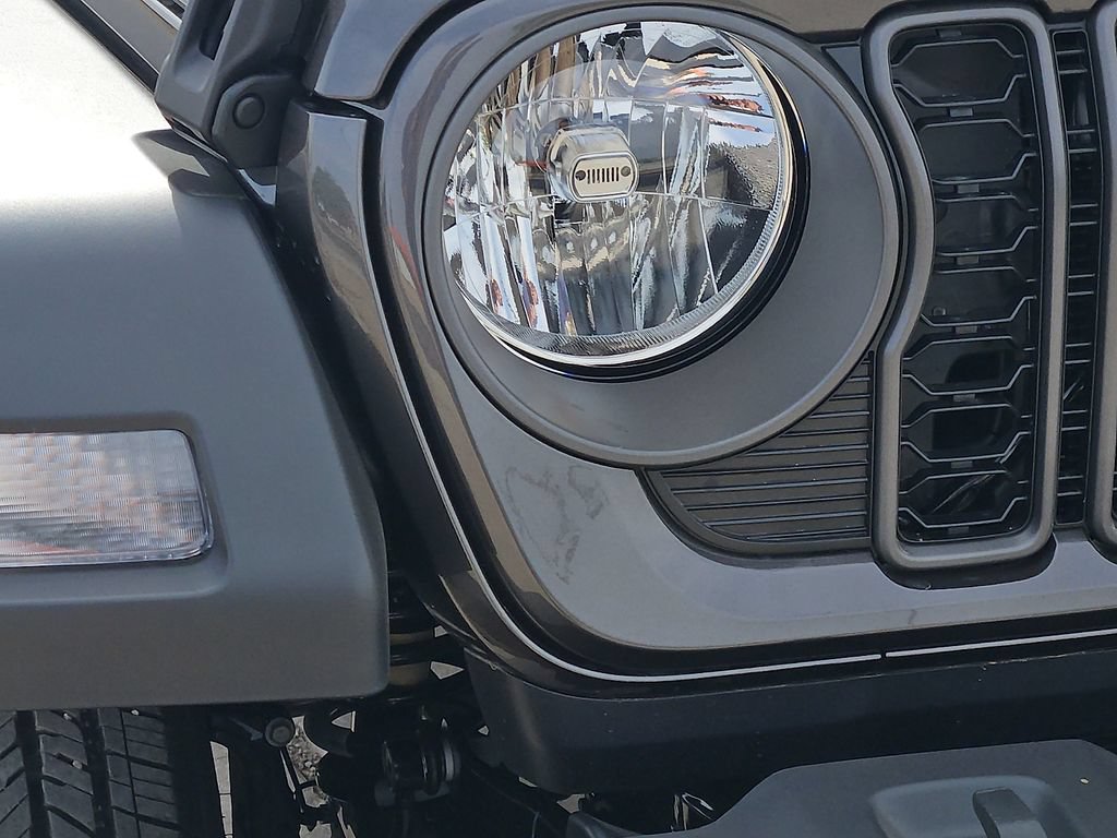 New 2026 Jeep Gladiator Sport AWD/4WD image 8