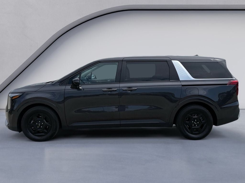 Used 2025 Kia Carnival FWD image 2